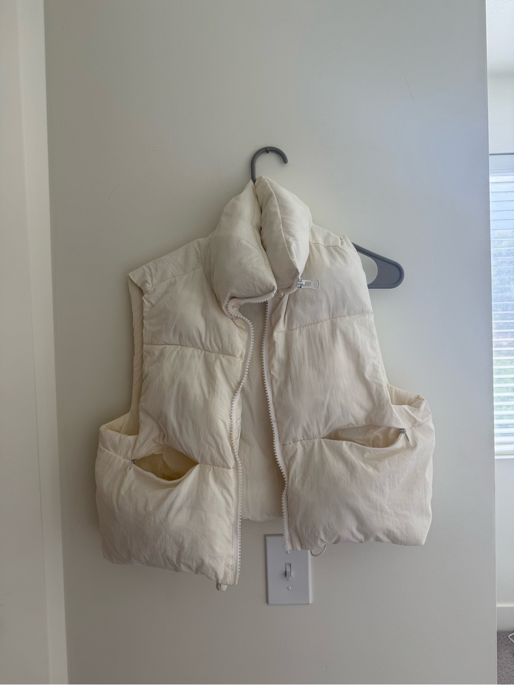 Cream Puffer Vest - Sleeveless Zip Front